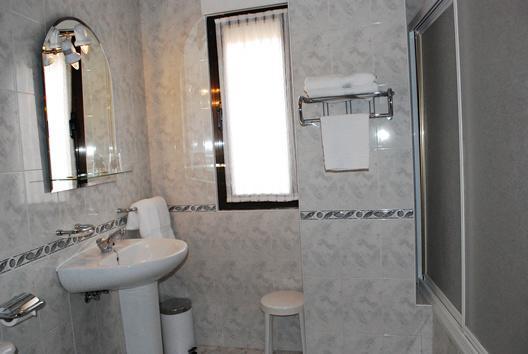 Hostal Universal Benavente Δωμάτιο φωτογραφία