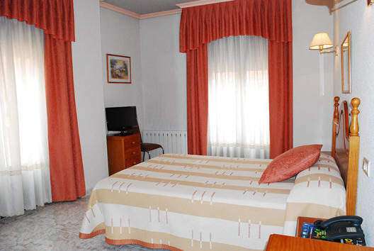 Hostal Universal Benavente Εξωτερικό φωτογραφία