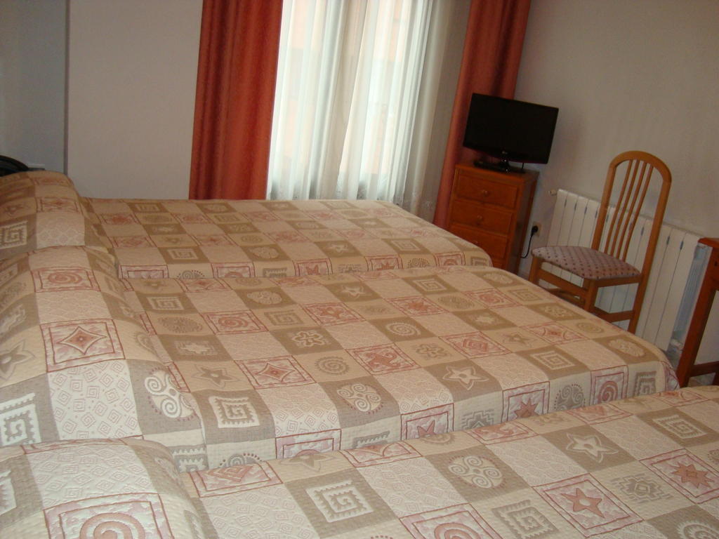 Hostal Universal Benavente Δωμάτιο φωτογραφία