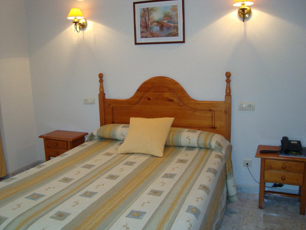 Hostal Universal Benavente Δωμάτιο φωτογραφία