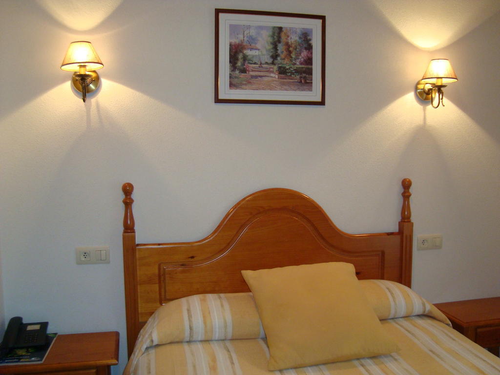 Hostal Universal Benavente Δωμάτιο φωτογραφία