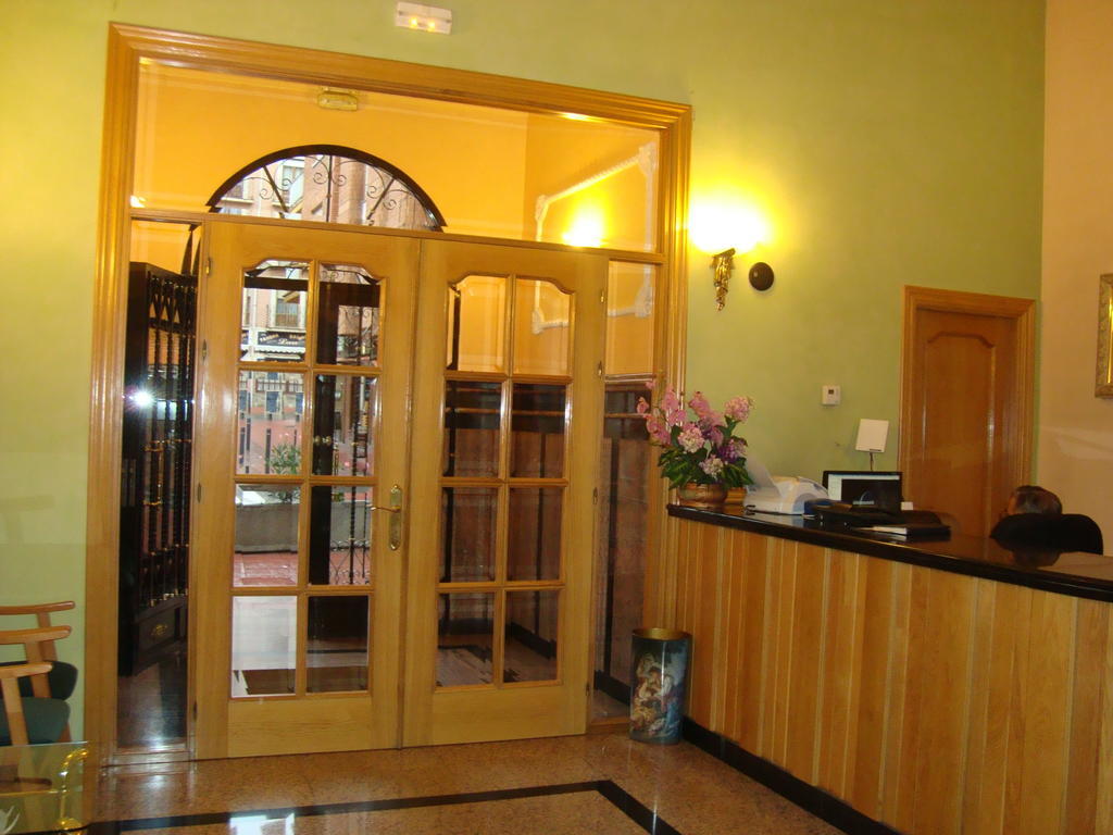 Hostal Universal Benavente Δωμάτιο φωτογραφία
