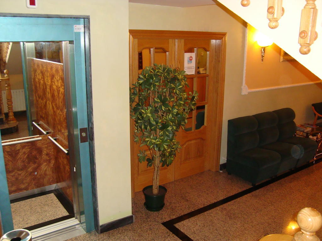 Hostal Universal Benavente Εξωτερικό φωτογραφία